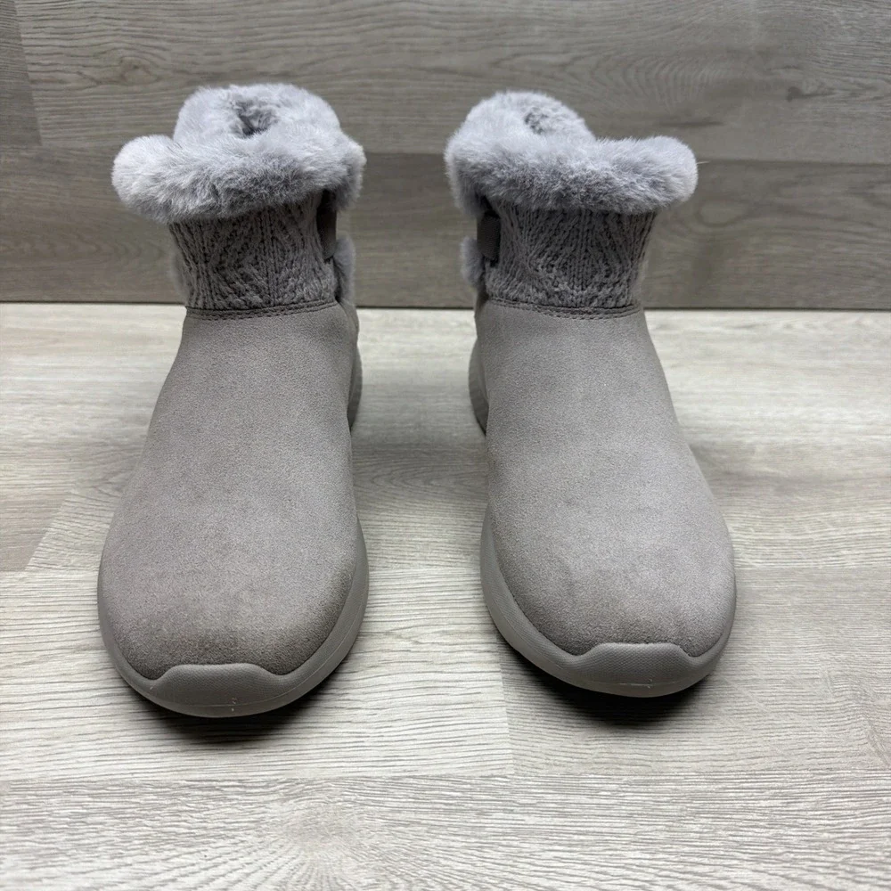 Skechers On-the-GO City Winter Gleam boots Taupe Suede Woman's Size 9 Excellent